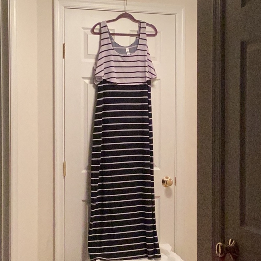 It’s Fashion Black & White Maxi Dress…size 1X